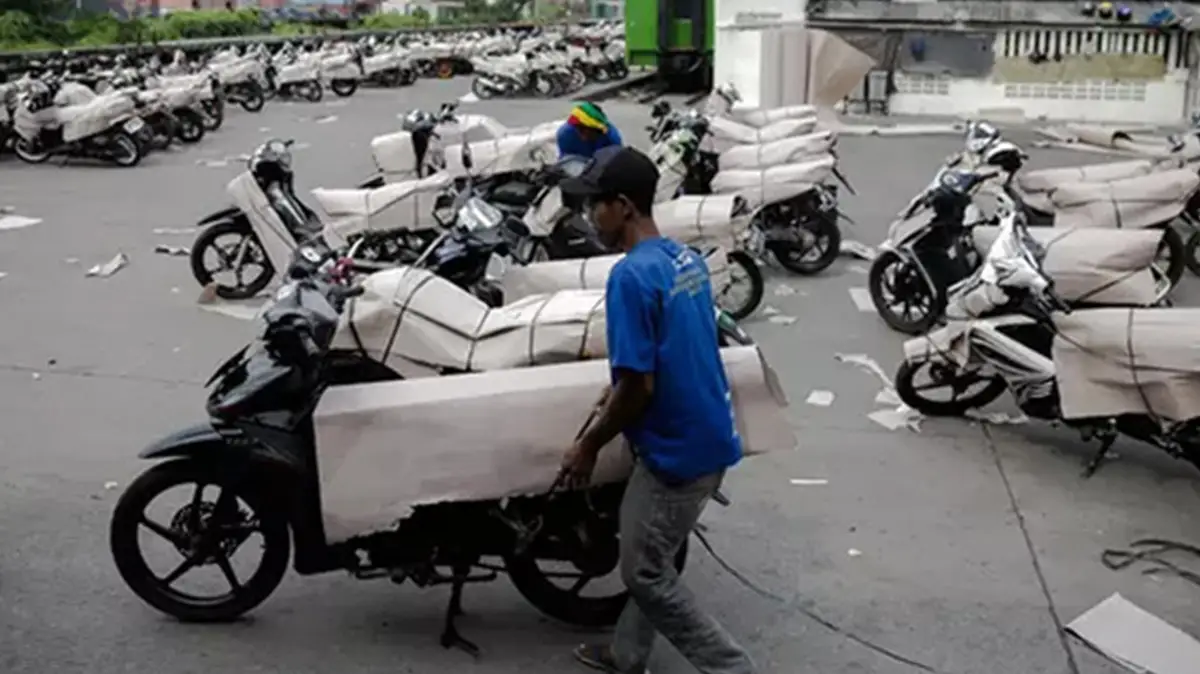 Perbandingan dengan Penyedia Jasa Pengiriman Motor Lain